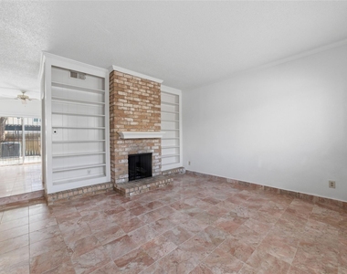 7700 Creekbend Drive - Photo Thumbnail 5