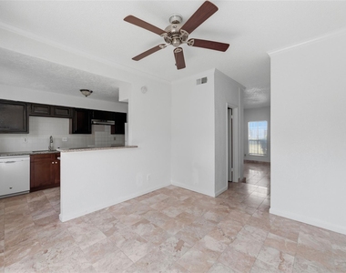 7700 Creekbend Drive - Photo Thumbnail 7
