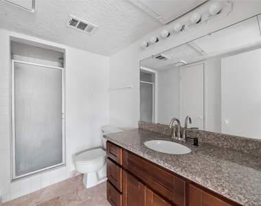 7700 Creekbend Drive - Photo Thumbnail 18