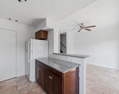 7700 Creekbend Drive - Photo Thumbnail 10
