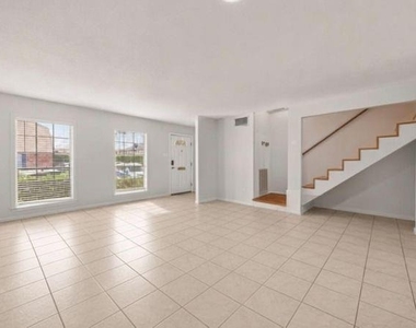 6404 Burgoyne Road - Photo Thumbnail 10