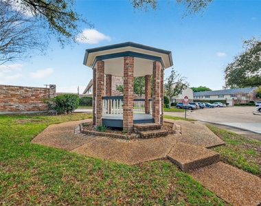 6404 Burgoyne Road - Photo Thumbnail 36