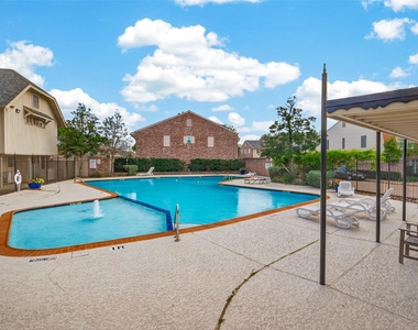6404 Burgoyne Road - Photo Thumbnail 33