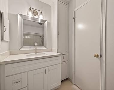 6404 Burgoyne Road - Photo Thumbnail 22