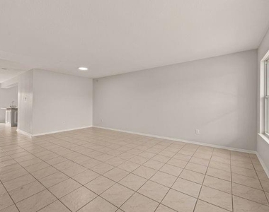 6404 Burgoyne Road - Photo Thumbnail 4