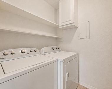 6404 Burgoyne Road - Photo Thumbnail 13