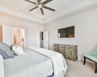 6304 Firewood Drive - Photo Thumbnail 10