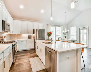6304 Firewood Drive - Photo Thumbnail 7