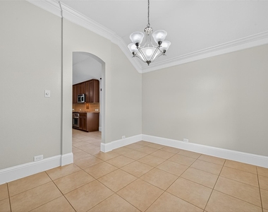 7023 Sanders Hill Lane - Photo Thumbnail 8