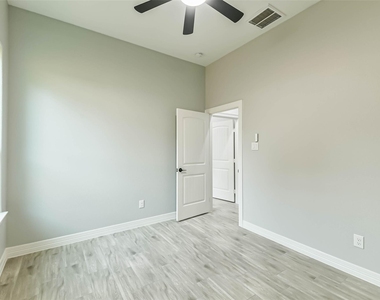 15998 Holly Street - Photo Thumbnail 27