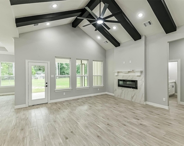 15998 Holly Street - Photo Thumbnail 5