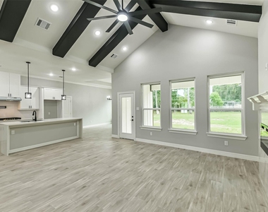15998 Holly Street - Photo Thumbnail 6