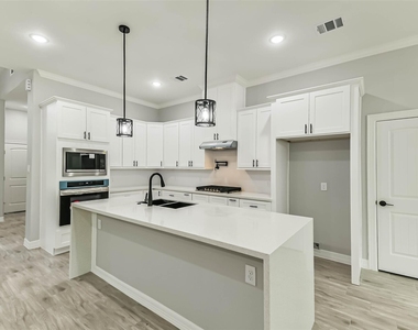 15998 Holly Street - Photo Thumbnail 9