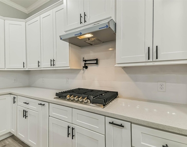 15998 Holly Street - Photo Thumbnail 12