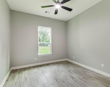 15998 Holly Street - Photo Thumbnail 22