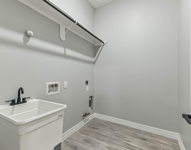 15998 Holly Street - Photo Thumbnail 20