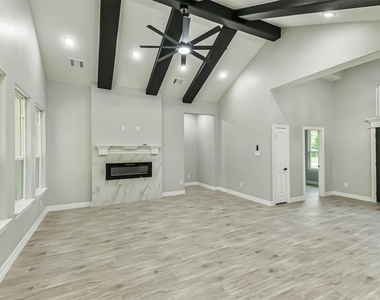 15998 Holly Street - Photo Thumbnail 7