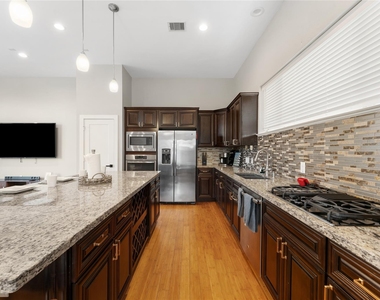 3802 Lovejoy Street - Photo Thumbnail 13