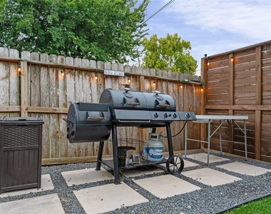 3802 Lovejoy Street - Photo Thumbnail 4