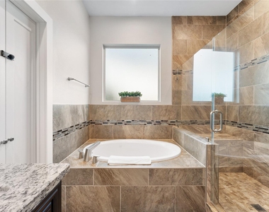 3802 Lovejoy Street - Photo Thumbnail 28