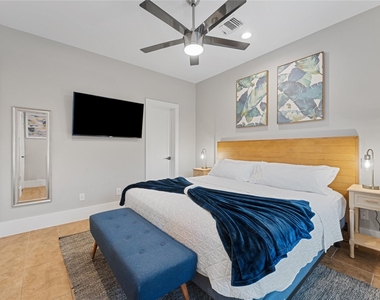 3802 Lovejoy Street - Photo Thumbnail 9