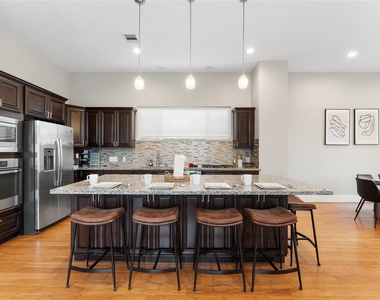 3802 Lovejoy Street - Photo Thumbnail 11