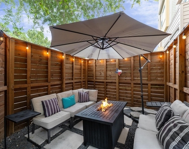 3802 Lovejoy Street - Photo Thumbnail 3
