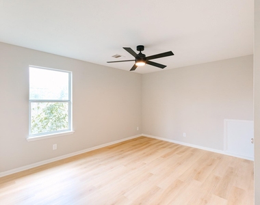 10922 Woodwind Shadows Dr Drive - Photo Thumbnail 16