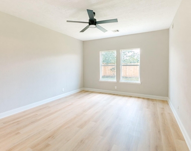10922 Woodwind Shadows Dr Drive - Photo Thumbnail 7