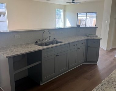 16531 Cheshire Grove Lane - Photo Thumbnail 4