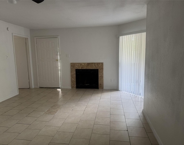 9797 Leawood Boulevard - Photo Thumbnail 4
