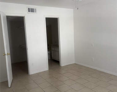 9797 Leawood Boulevard - Photo Thumbnail 1