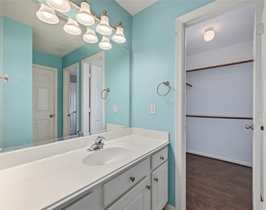 2422 Lansing Circle - Photo Thumbnail 32
