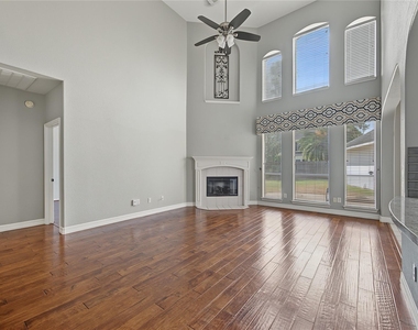 2422 Lansing Circle - Photo Thumbnail 9