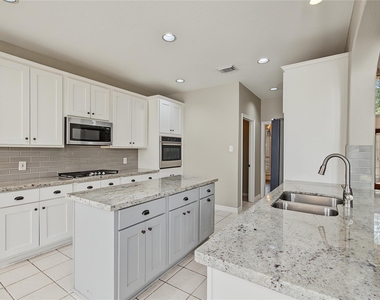 2422 Lansing Circle - Photo Thumbnail 16