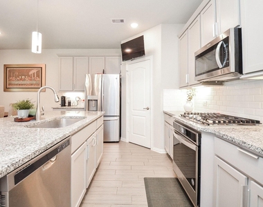 31307 Brown Fern Drive - Photo Thumbnail 13