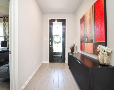 31307 Brown Fern Drive - Photo Thumbnail 4