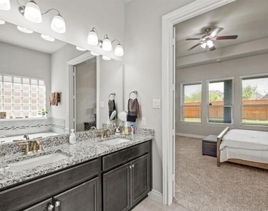 4911 Thunder Creek Lane - Photo Thumbnail 5