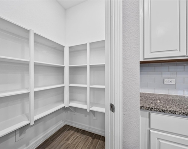 607 Spotted Sunfish Drive - Photo Thumbnail 18