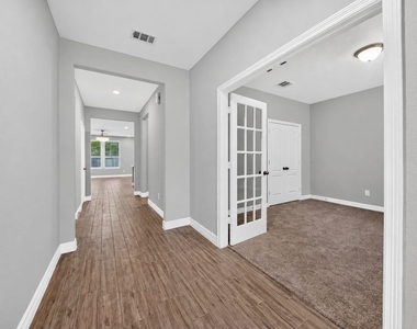 607 Spotted Sunfish Drive - Photo Thumbnail 5