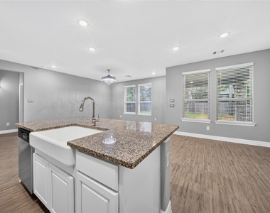 607 Spotted Sunfish Drive - Photo Thumbnail 19