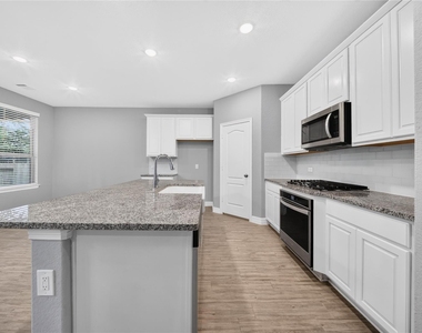 607 Spotted Sunfish Drive - Photo Thumbnail 17