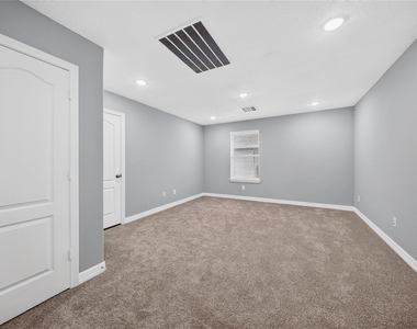 607 Spotted Sunfish Drive - Photo Thumbnail 11