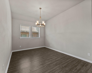 102 Camelia Street - Photo Thumbnail 25