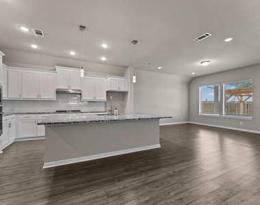 102 Camelia Street - Photo Thumbnail 7
