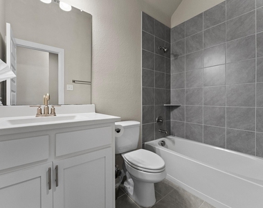 102 Camelia Street - Photo Thumbnail 22
