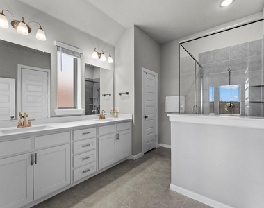 102 Camelia Street - Photo Thumbnail 33