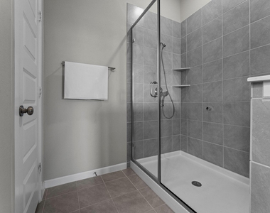 102 Camelia Street - Photo Thumbnail 32