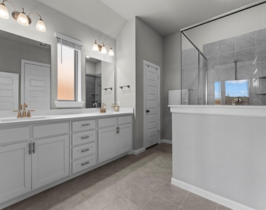 102 Camelia Street - Photo Thumbnail 30