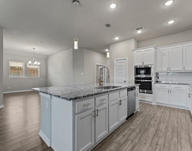 102 Camelia Street - Photo Thumbnail 13
